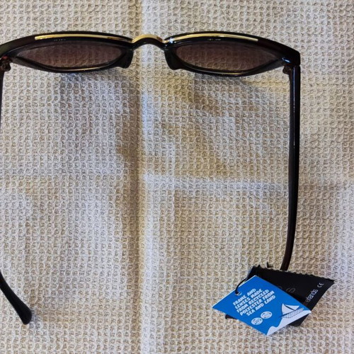 Solo-Solis NDL2616 sunglasses new, cat eye design brown degrade lenses