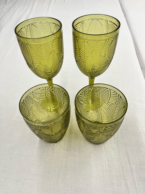 Reusable plastic wine and water glasses like new with designs