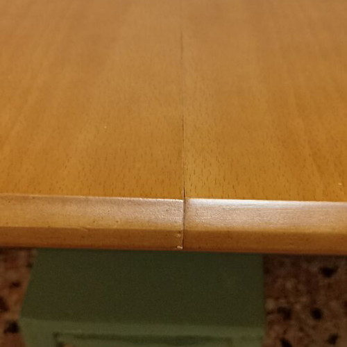 Kitchen table made of solid wood with extension like new