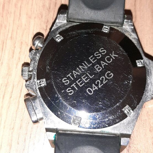 Men's wristwatch like new with decorative hands and scratch-resistant glass