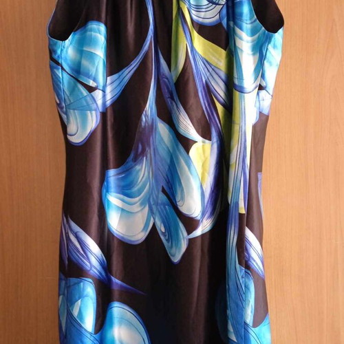 Satin floral sleeveless dress in alpha line like new