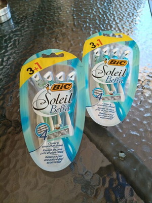 Bic Soleil razors new, pack of 8 with 4 blades each