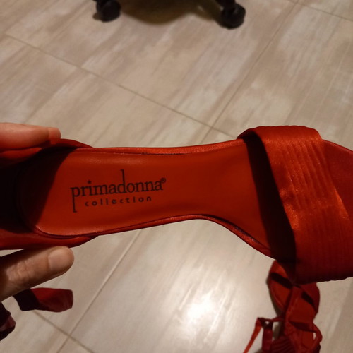 Primadonna red satin sandals used, size 37