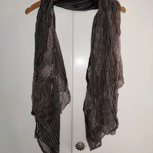 Lightweight black and white striped scarf like new