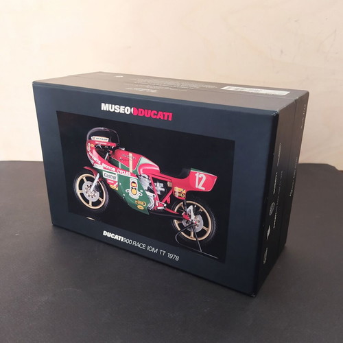 Minichamps Ducati 900 Race IOM TT 1:12 scale model like new