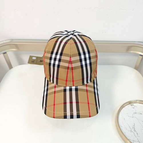 Burberry handmade baseball cap new, beige