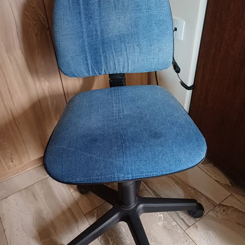 Office chair with denim fabric, like new, ergonomic