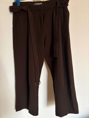 Brown 3/4 pants with detachable belt XS like new