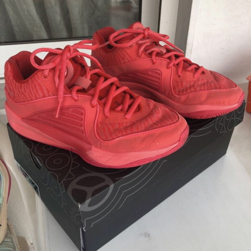 Nike KD 16 Triple Red basketball shoes used, size 38.5