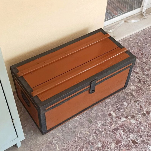Wooden trunk vintage 1960 used with metal reinforcements