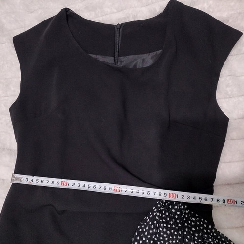 Black sleeveless dress made of silk gabardine and lining like new, polka dot set