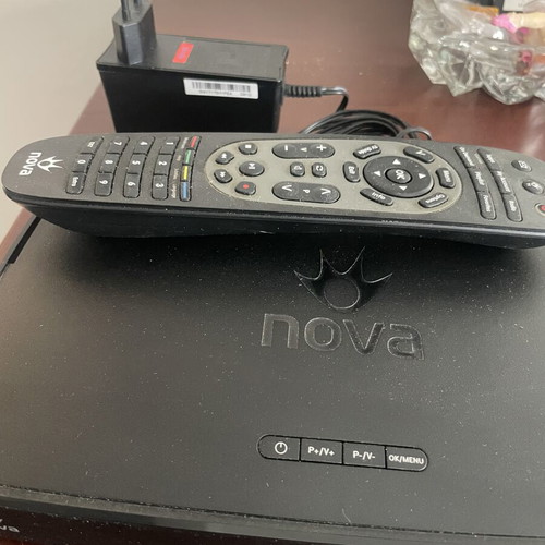 Nova decoder like new with power supply and remote control