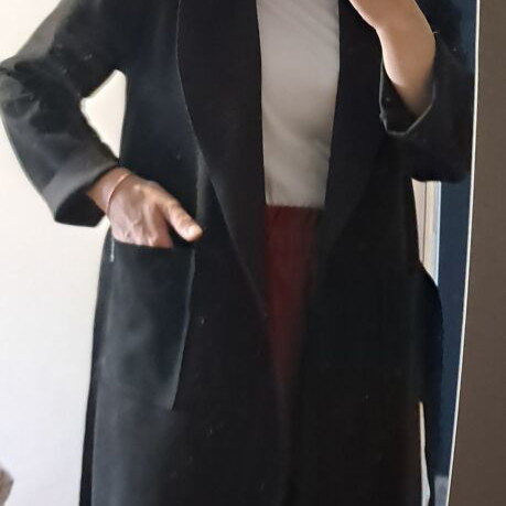 Suede jacket with hood and belt like new, one size black