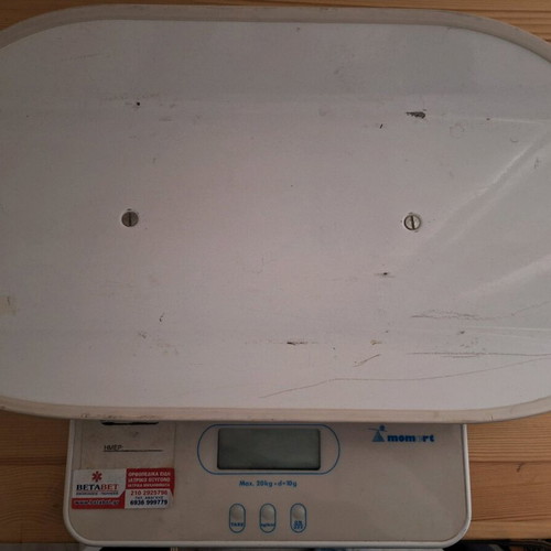 Digital baby scale used in very good condition