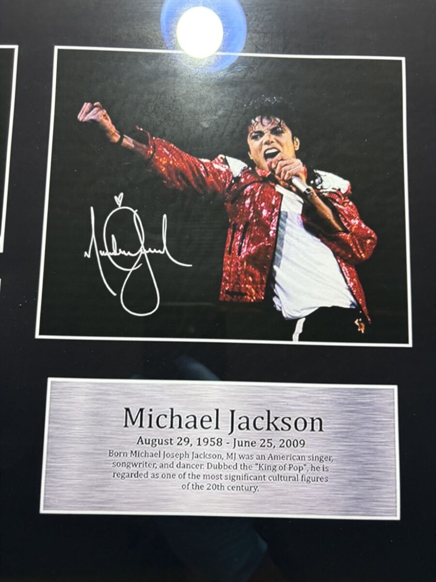 Michael Jackson Multi-Photo Signed A3… - € 35,99 - Vendora.cy