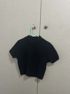 Zara women's wool winter blouse with short sleeves like new, black size M
