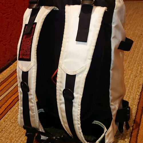Backpack like new with snowboard carrying option
