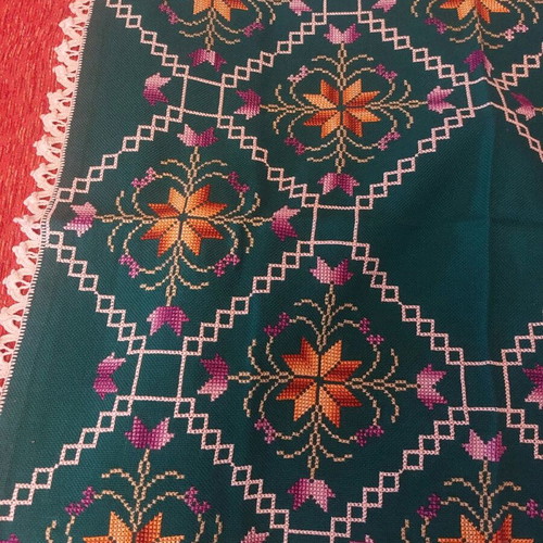 Handmade square tablecloth 65x65 cm with white lace and flowers
