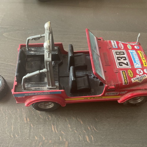 Burago metal toy cars Range Rover and Jeep CJ-7 used
