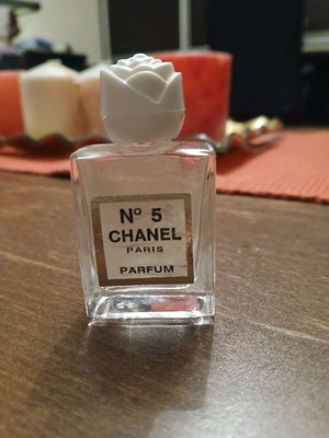 Mini bottle Chanel No. 5 used, vintage with white flower-shaped cap