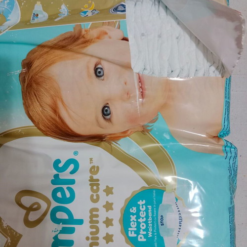 Pampers Premium Care No 4 pack of 68 like new