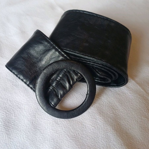 Women's leather belt like new, black, length 104 cm