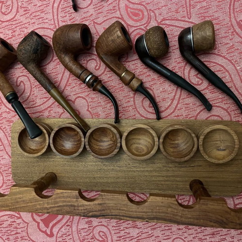 Collectible smoking pipes used with stand