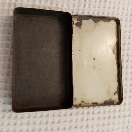 Phenix Nestor Gianaclis tin cigarette box vintage used