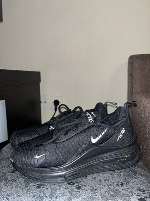 Nike Air Max 720 sneakers used, black and white, size 38