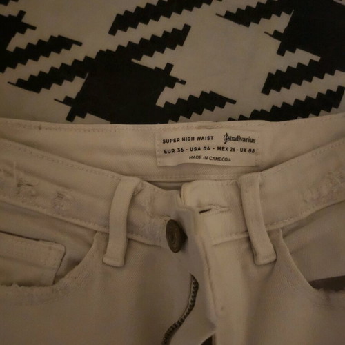 Stradivarius White Elastic Jeans like new, size S 36 8