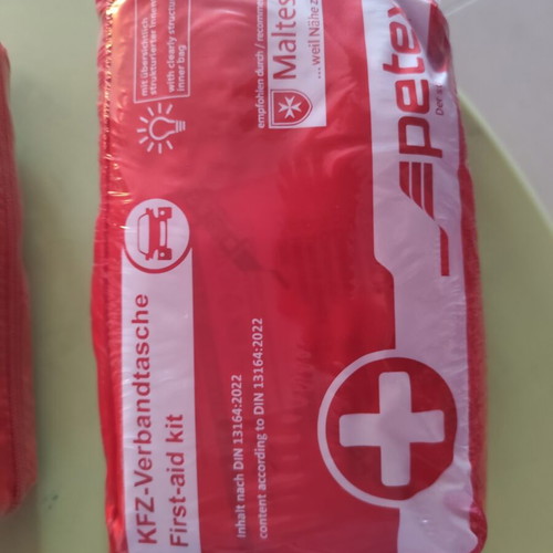 First-aid kits certified according to new law, pack of 2