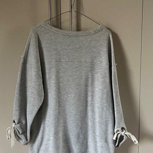 Sweatshirt with pearls OS