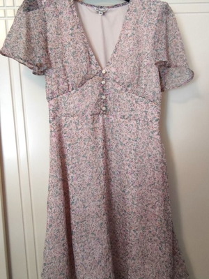 Women's dress no.M like new, multicolored with floral pattern