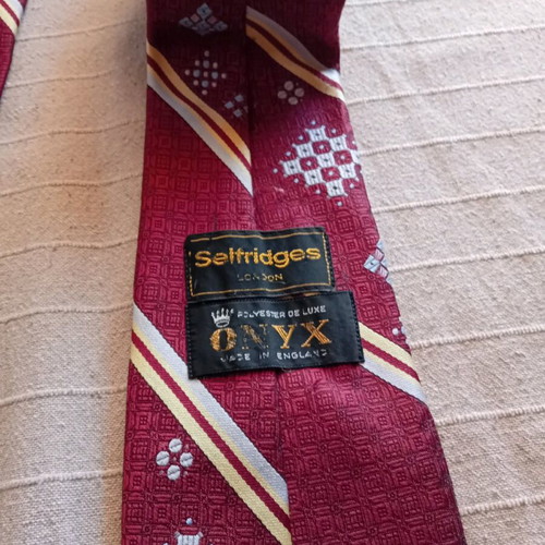 Tie in good condition
