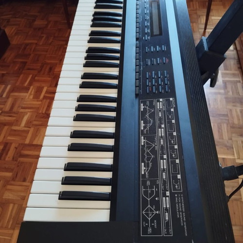Roland D-50 Linear Synthesizer like new, vintage 80s iconic sound