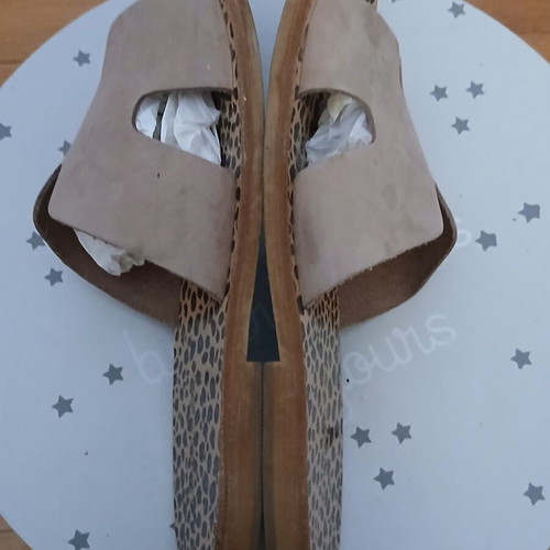 Makis Kotris flat leather sandals size 38 like new, beige