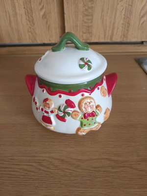 Collectible Christmas Biscuit Jar used, Chinese, Marva