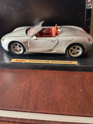 Μεταλλικό αυτοκινητάκι Porche Boxster μεταχειρισμένο με ζημιά στον καθρέφτη