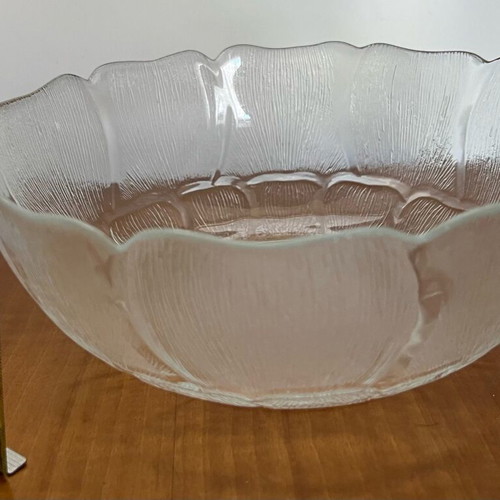 Glass salad bowl like new