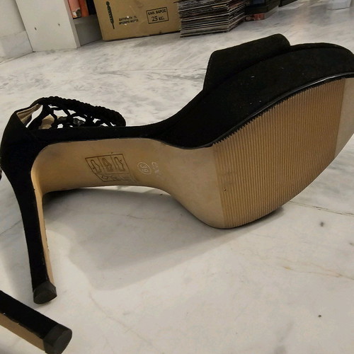 Exe leather sandals with tassels, size 39, like new