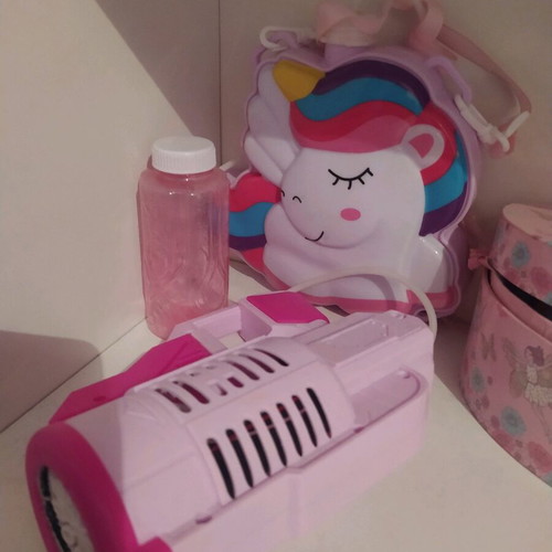 Unicorn bubble gun like new with batteries