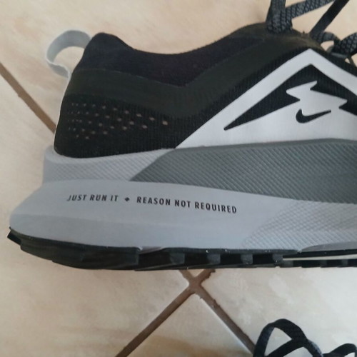 Nike React Trail shoes like new, size 44.5, athletic