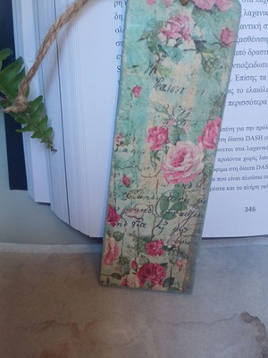 Handmade wooden MDF bookmark with vintage rose design, new