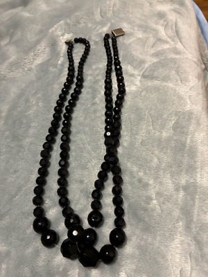 Vintage necklace black, used