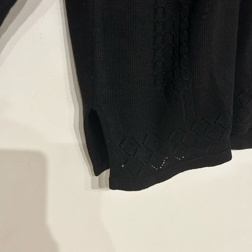 Black pullover used with embroidery, ideal for M/L