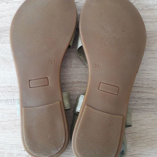 Daniele Gilardo flat sandals like new, green, size 37