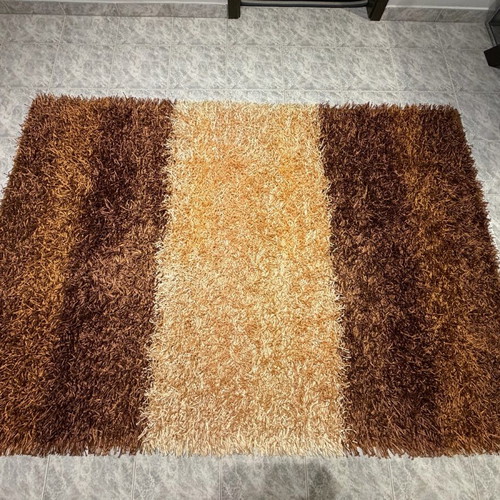 Rug 240cm x 160cm like new