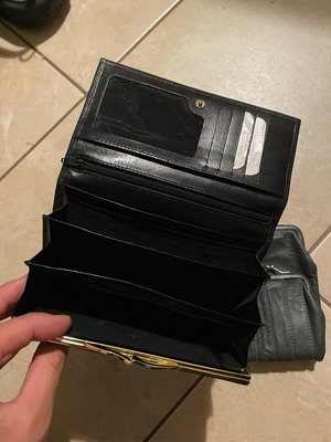 Leather wallets like new