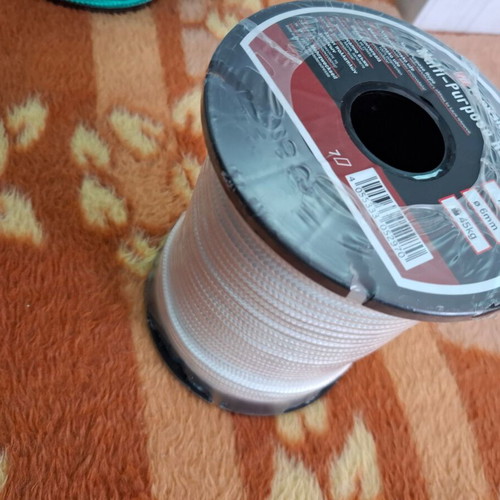 Multi-purpose rope new, 70 m length, 6 mm thickness, 45 kg load