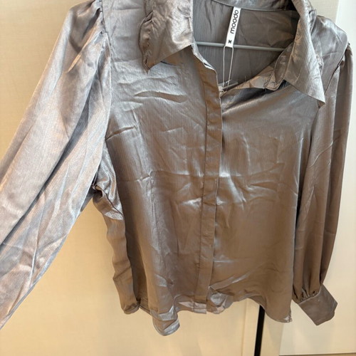 Silver shirt new, available in small and medium